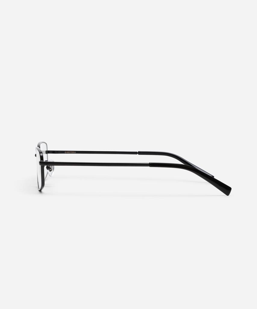 Neotelia Biyani · Black