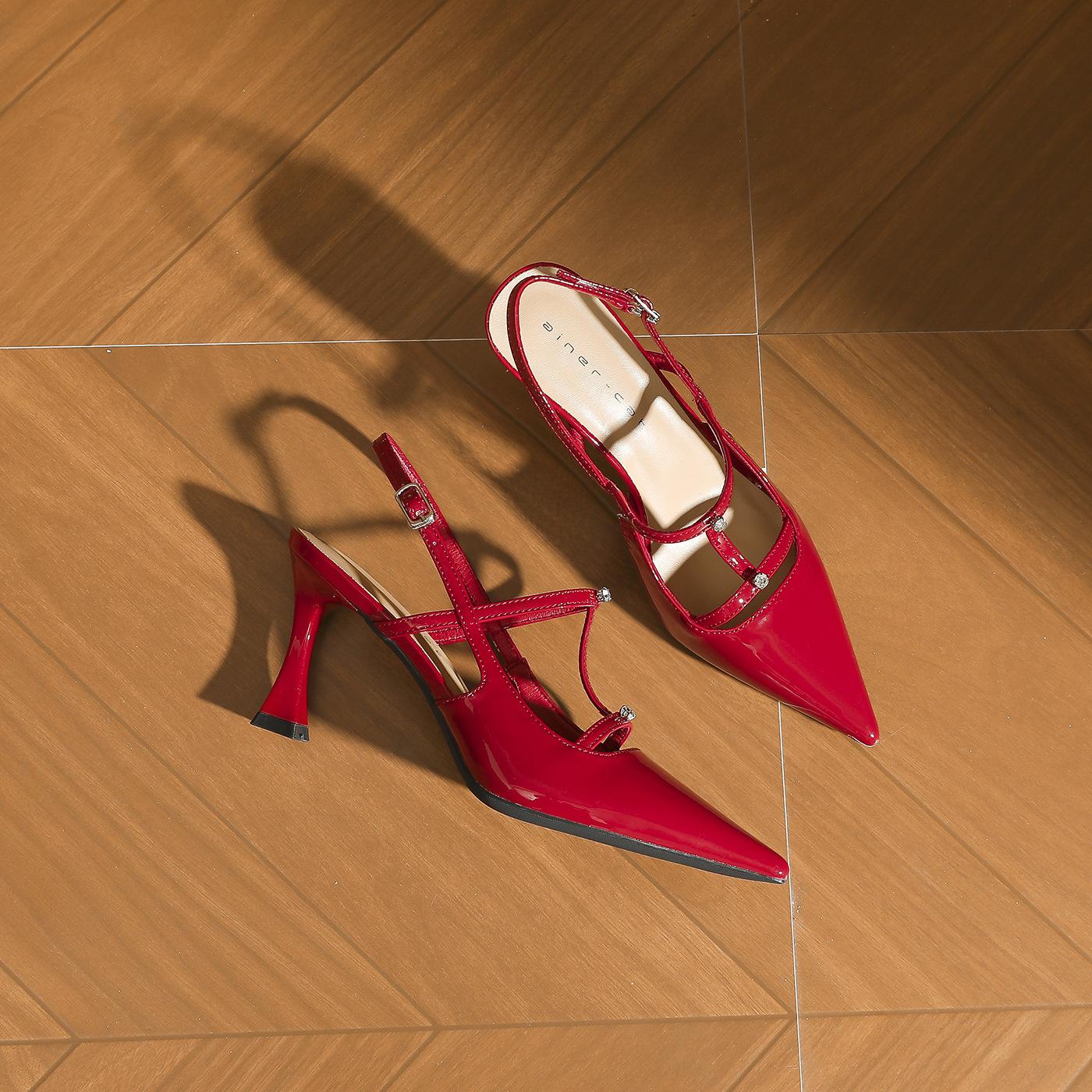 

73220 [овчина] женские туфли на высоком тонком каблуке 2025 новые остроносые из лакированной кожи с ремешком на щиколотке и открытой пяткой 39