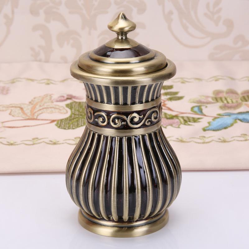Metal Creative European Retro Toothpick Box Seat High-end Automatic Hand Pressing Living Room Dining Table Hotel High-end Toothpick Holder