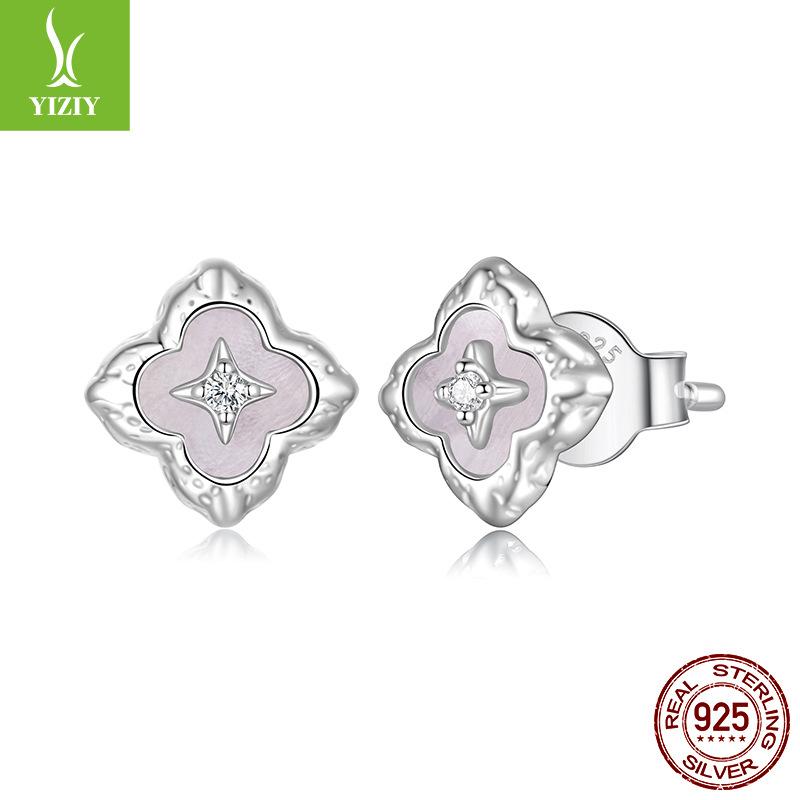 Fritillary Four-Leaf Clover Moissanite Stud Earrings French Court Style S925 Sterling Silver Stud Earrings
