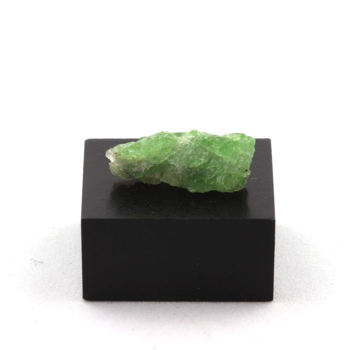 Pierres et Minéraux. Grenat Tsavorite. 4.69 ct. Manyara Region, Tanzanie.