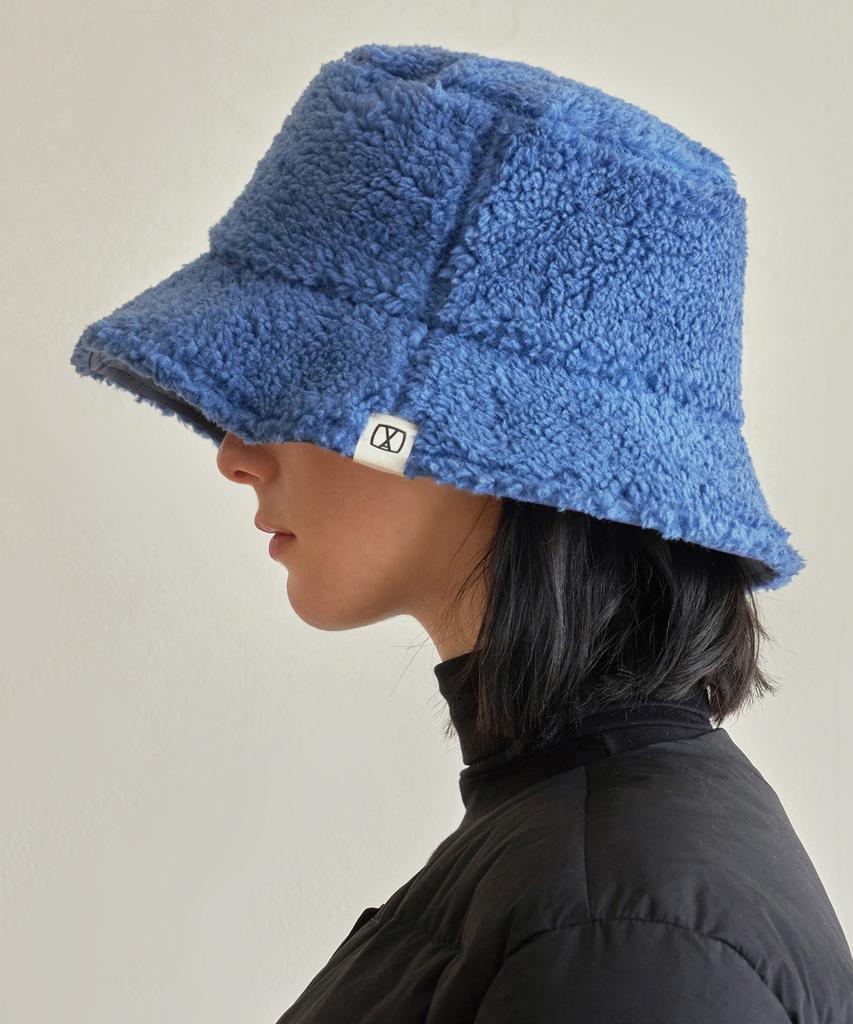 Bajal Va Square Label Reversible Bucket Hat Navy