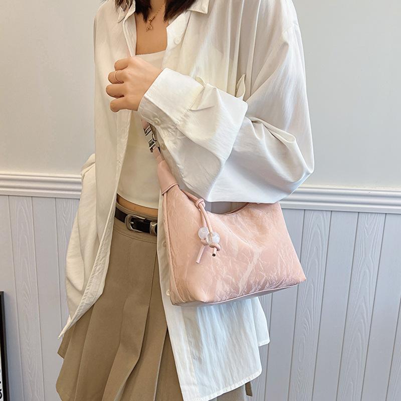 Cross Shoulder Bag for Women, New Single Shoulder Underarm Bag, Zipper Closure, Fashiable and Versatile Commuting Handbag