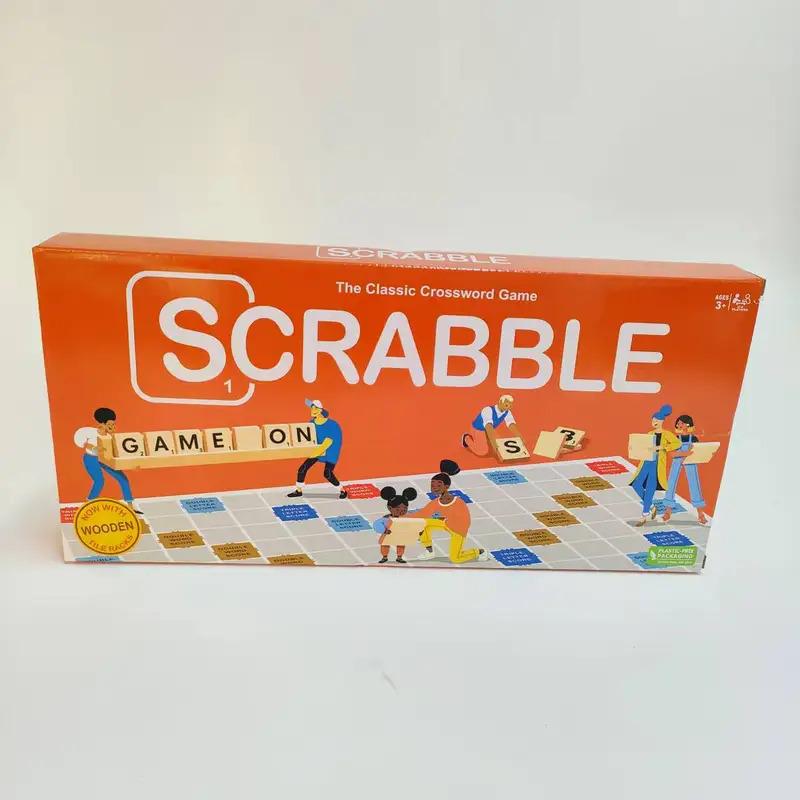 Gioco da Tavolo Scrabble, Classico Gioco di Parole per Bambini dagli 8 Anni in Su, Divertente Gioco per Famiglie per 2-4 Giocatori, Il Classico Gioco di Parole Crociate