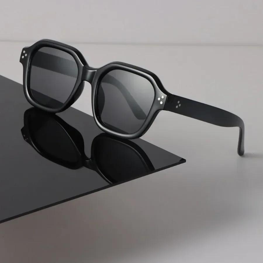 Retro Classic Square Sunglasses For Women Men Stylish Minimalist Female Male Fashion Glasses
