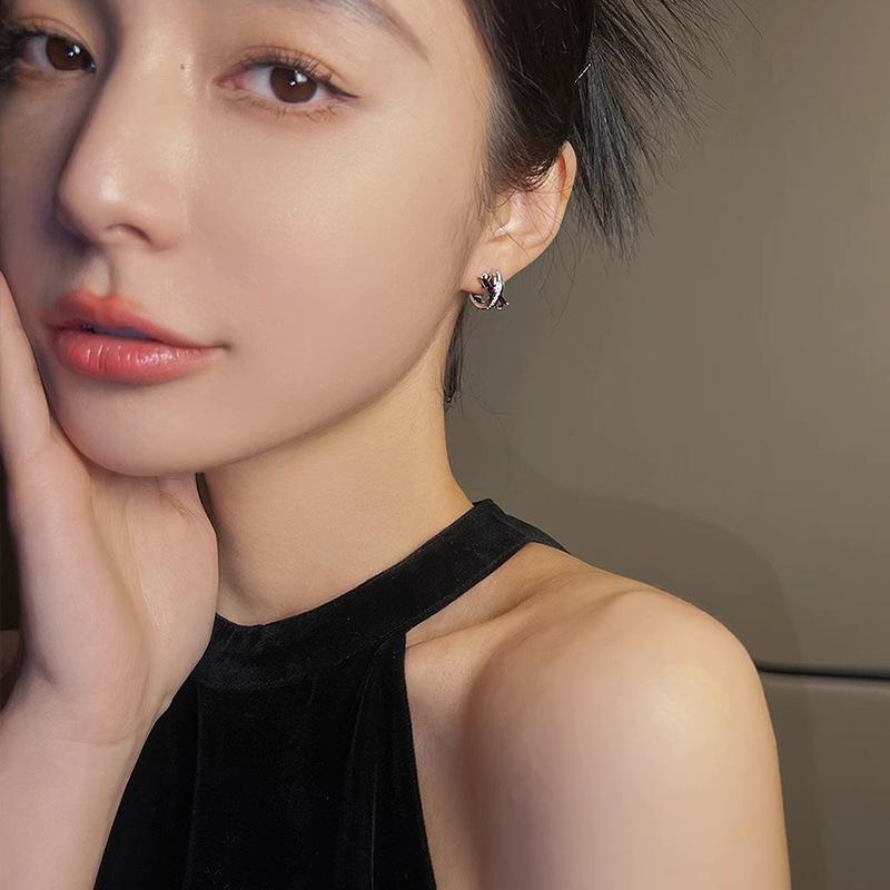 French-style Earrings - Unique Design, High-end, Small and Exquisite Stud Earrings