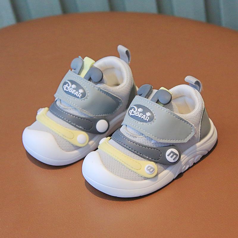 Dětské kreslené batolecí boty 2025 Jarní a podzimní chlapecké protiskluzové prodyšné síťované boty s měkkou podrážkou