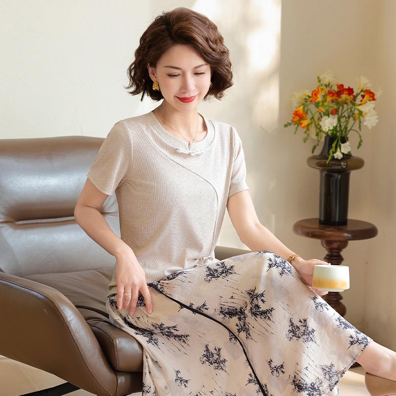Elegant Summer 2026 Midi Skirt and Short-Sleeved T-Shirt Set for Middle-Aged and Elderly Women