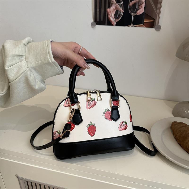 

New autumn Korean version ins fashion printed handbag women s personality casual cute commuting versatile messenger bag чёрный