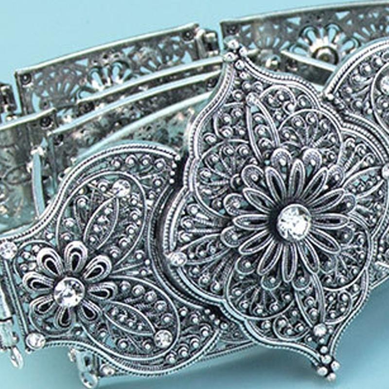 Waist Belt and Chest Jewelry Set for Women, Ornate Filigree Zinc Alloy Costume Accessories for Stage and Ceremony