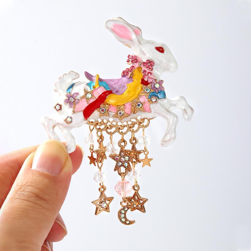 

Oil Dripping Rabbit Star Tassel Women s Fashion High-end Brooch 6.5*9cm