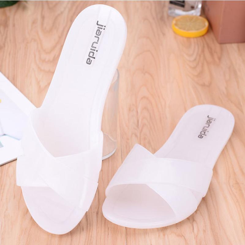 PVC Slippers Women's 2025 Summer Korean Version Dormitory Slippers Flat Bottomed Lightweight Comfortable Jelly Crystal Slippers