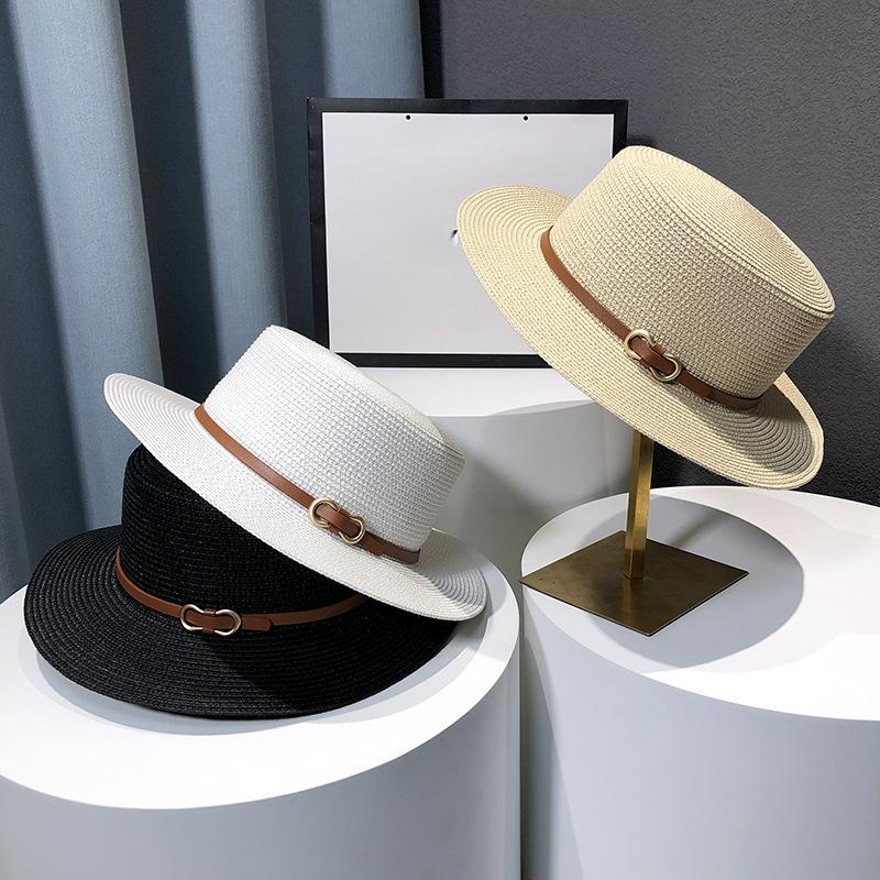 Women's Rivet Belt Decoration Simple Fashion Flat Beige Sunshade Straw Hat for Going Out and Playing, Seaside Vacation Dressing