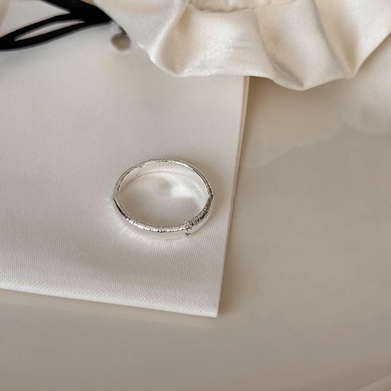 Electroplated Korean artificial opal zir*****pen ring, a sexy index finger ring jewelry.