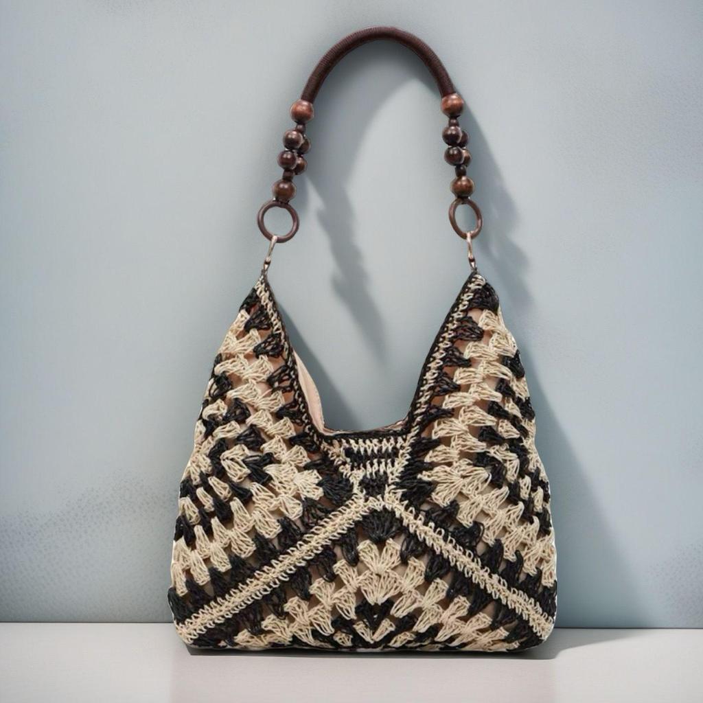 Summer Straw Woven Beach Tote - Fashionable Single Shoulder Handwoven Bag.