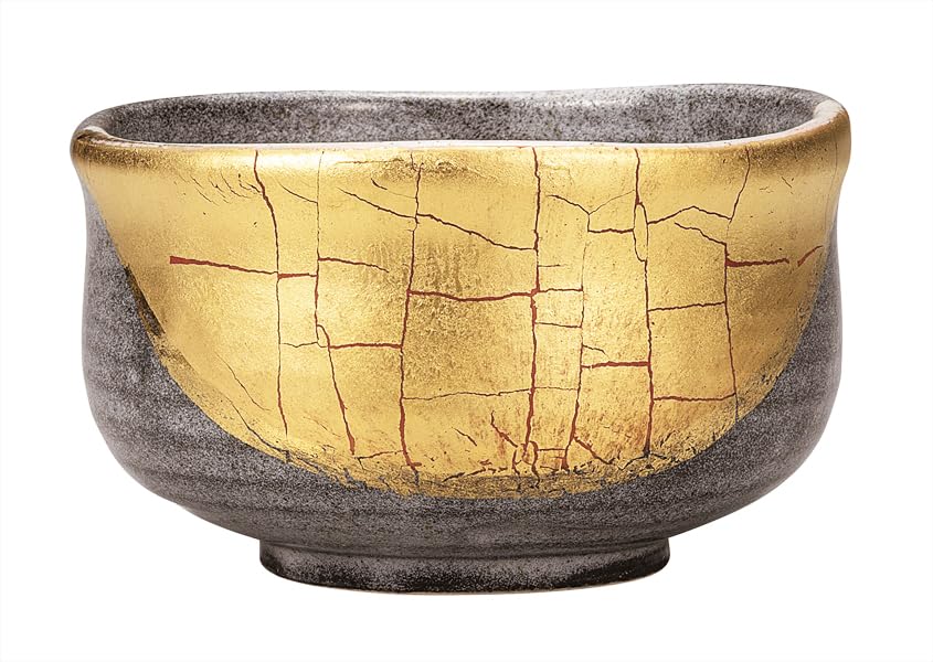 Kutani ware Iwataya Matcha bowl with gold leaf accents K9-876