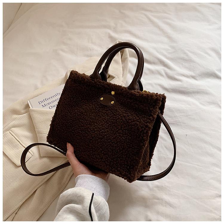 Portable Plush Bag Women's 2025 New Fashion Temperament Plush Bag Niche Versatile Commuter Shoulder Messenger Bag Tide