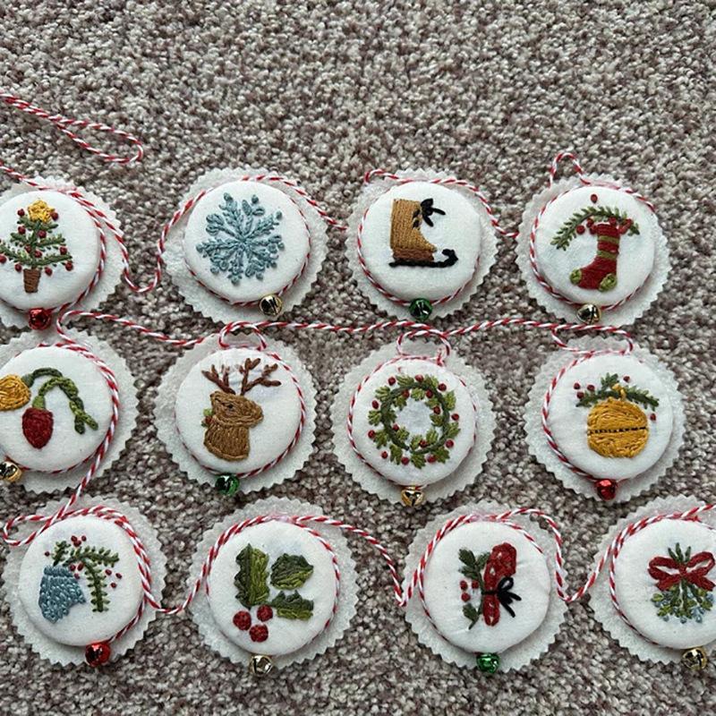 1pc Christmas Flower Frame Pattern DIY Embroidery Kit for Beginners