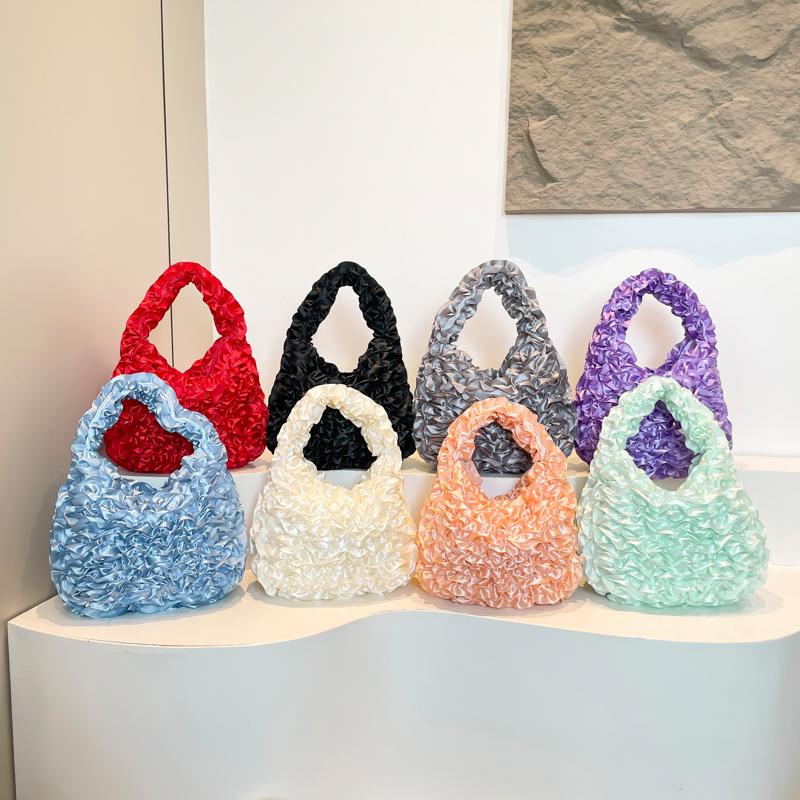 2025 New Exquisite Fashion Flowers Shape Half Moon Handbags Sense of Luxury Designer Style Retro Creative Handbags for Women