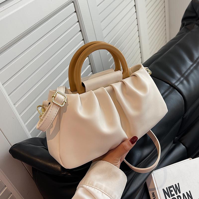 Мягкая кожаная плиссированная сумка Cloud — фото 5