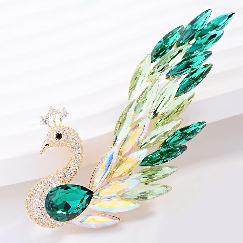Exquisite Butterfly Rhinestone Brooch - Versatile 3D Floral Alloy Accessory for Women