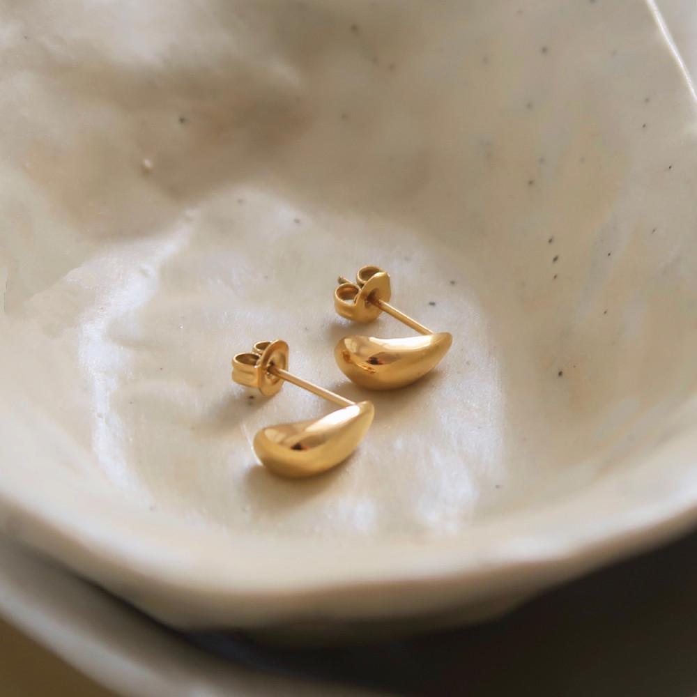 18K Gold Minimalist Water Drop Stud Earrings - Versatile, Personalized, and Durable Titanium Steel
