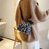 1 Pcs Korean Women's One Shoulder Handbag Various Styles Cute Wallet  Purse Wave Portable Triangle Bag Korean Fashion Girl Bag