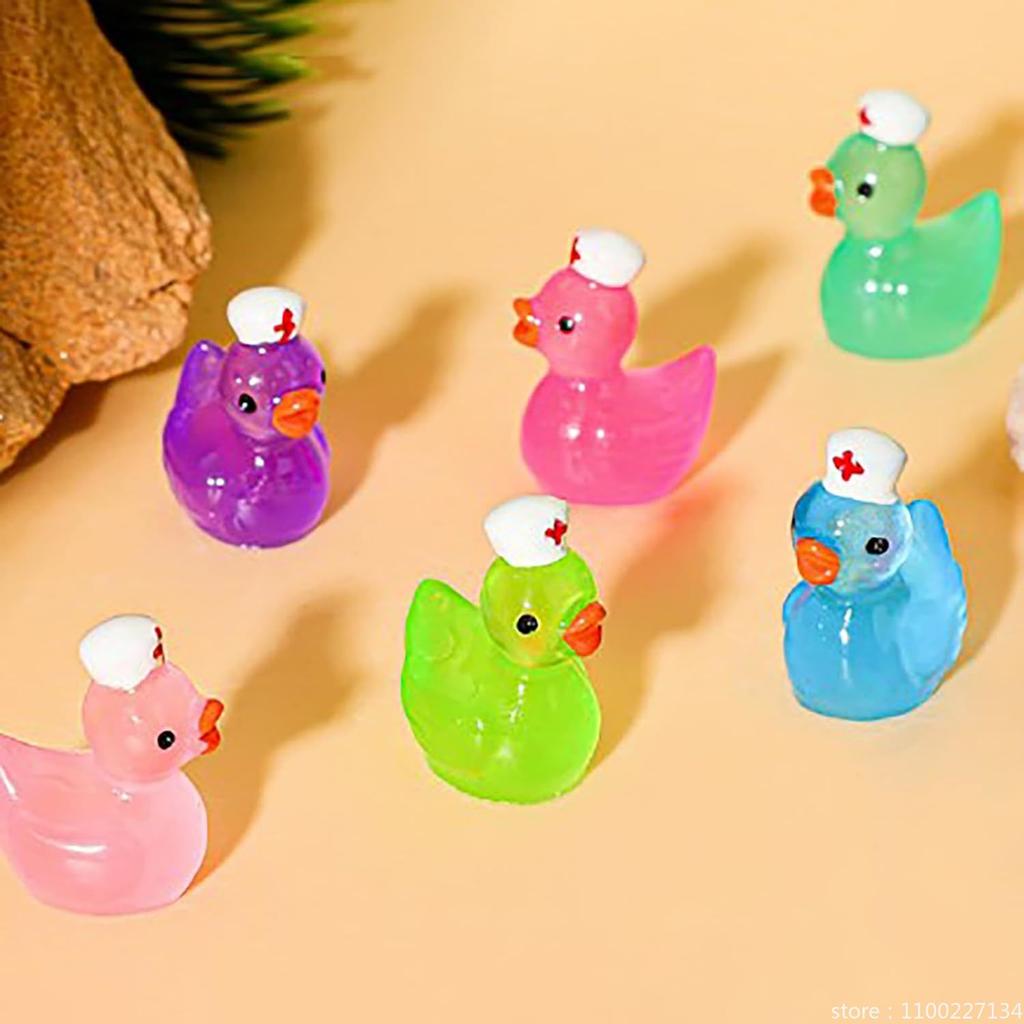 100/50 Stuks Glow In Dark Verpleegster Eend Beeldje Feeën Tuin Decoratie Diy Micro Landschap Fluorescerend Nachtlampje Miniature Accessoires