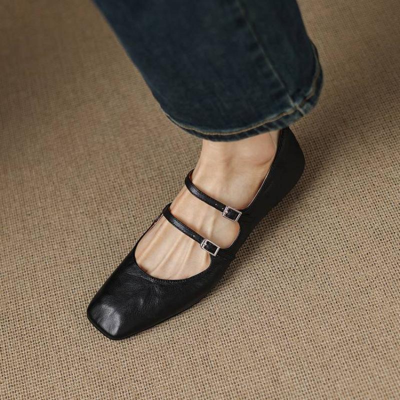 

New women s leather low-top single shoes square head sheepskin beef tendon soft-soled women s single shoes solid color large size four-season lazy 40 чёрный