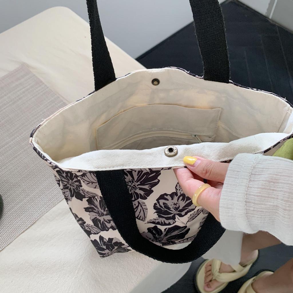 Women's Literature Art Small Fresh Handheld Convenience All Match Snack Shoulder Bags