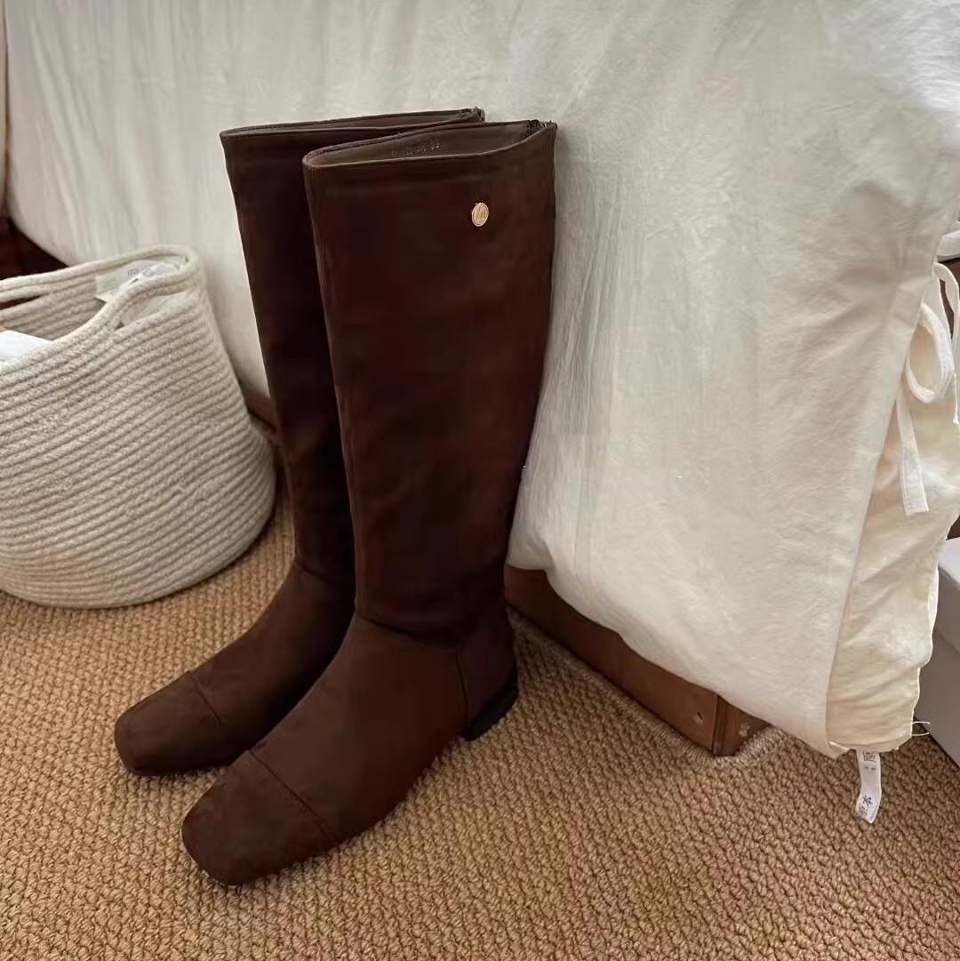 

Туфли на плоской подошве женские высокие сапоги на каблуках брендовые замшевые туфли женские 2024 тренд готические высокие теплые повседневные туфли мода челси ботинки женские 39