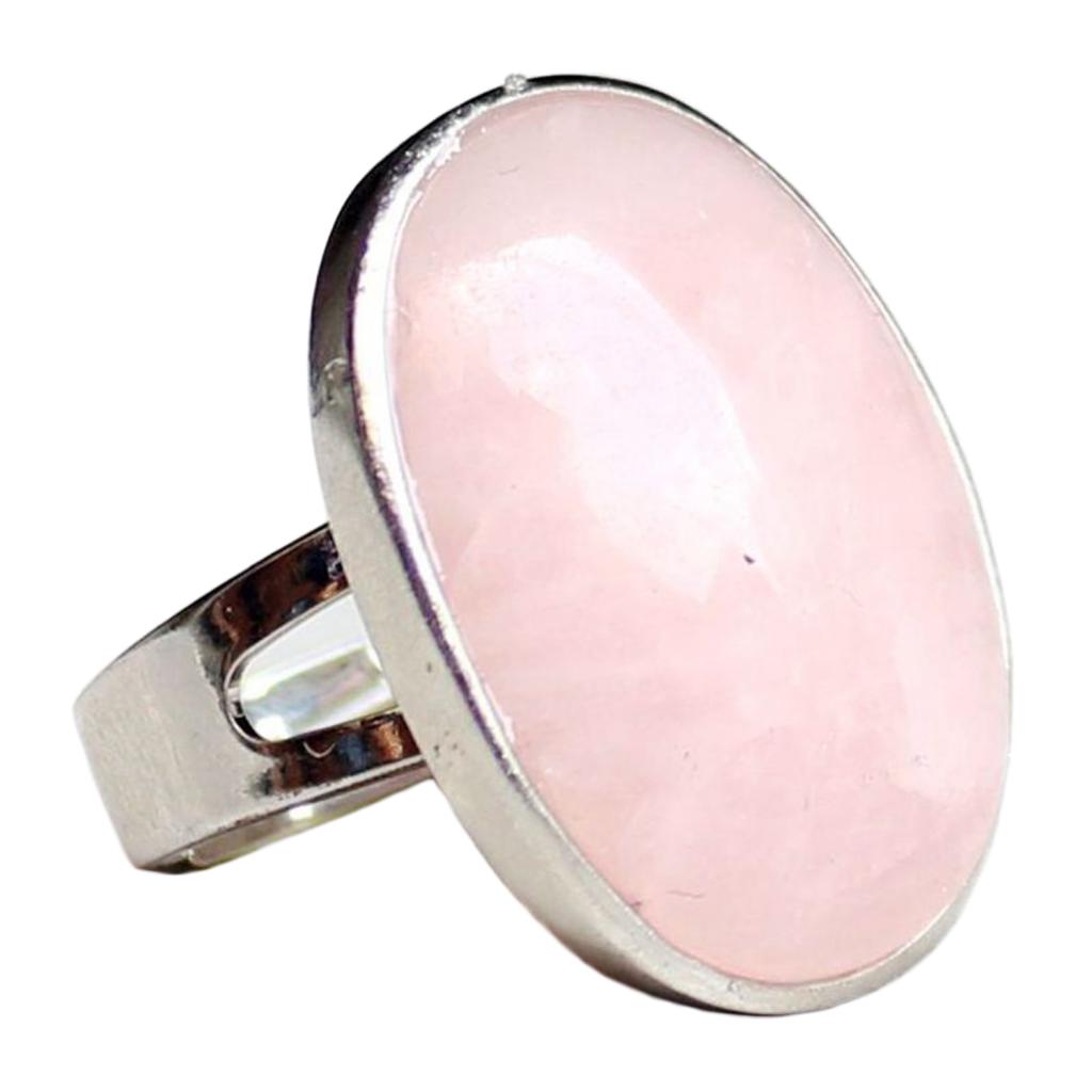 

Женское кольцо с овальным натуральным камнем