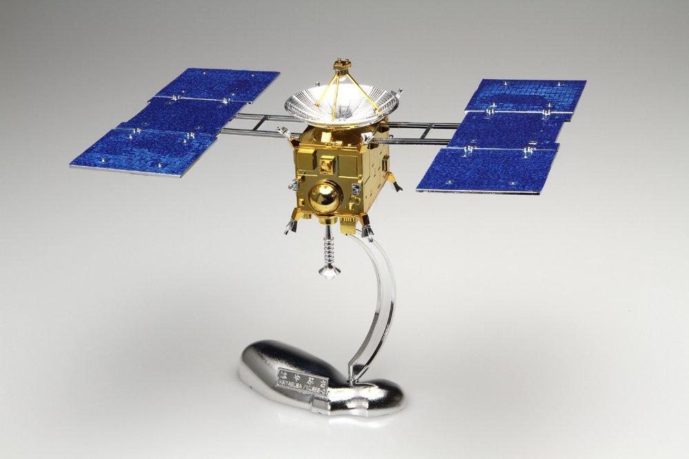 Aoshima Bunka Kyozai Space Craft Asteroid Explorer Hayabusa Special Plated Version 1/32