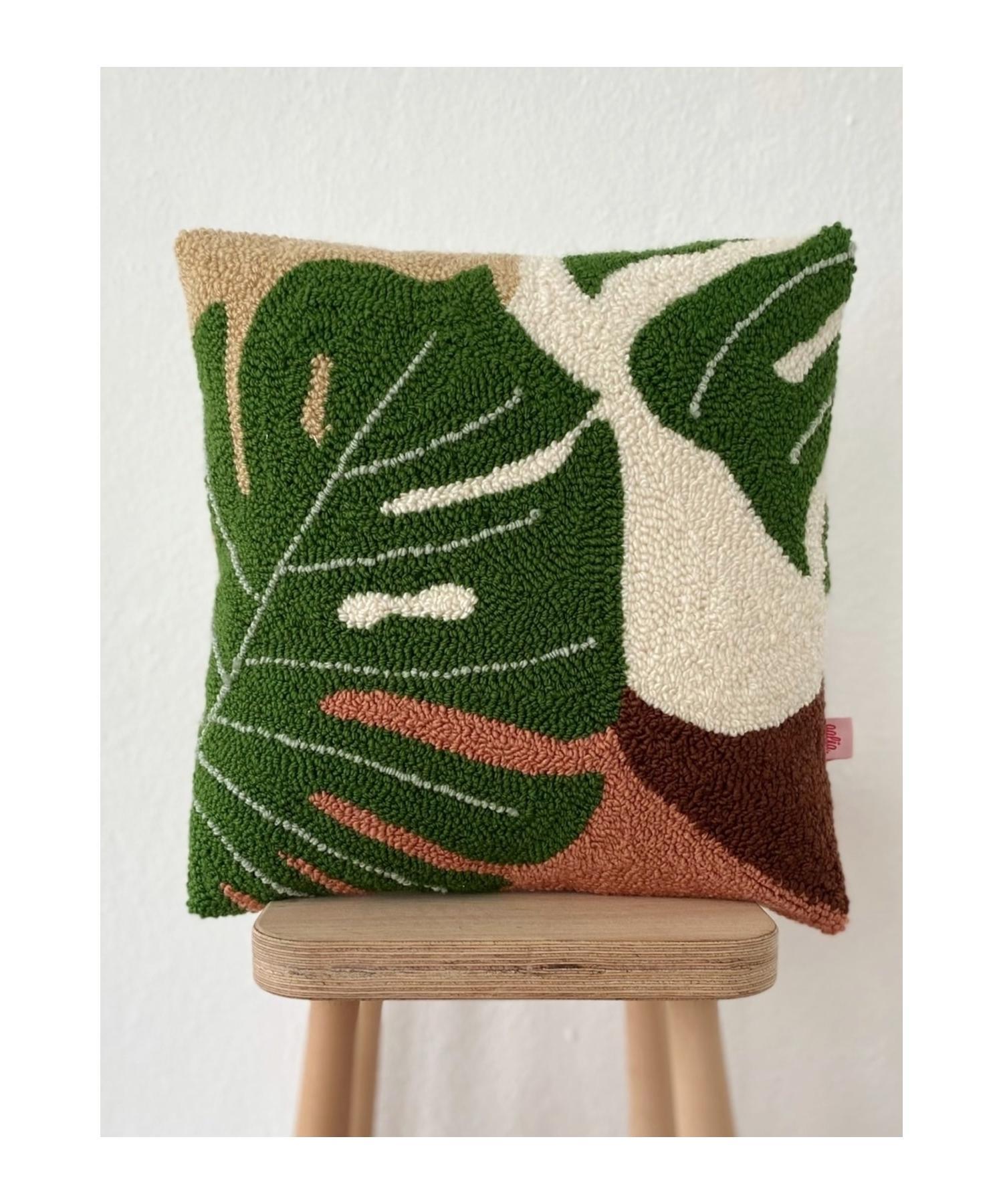 

Подушка-подушка Camel Base Monstera Punch Cushion 40*40 см