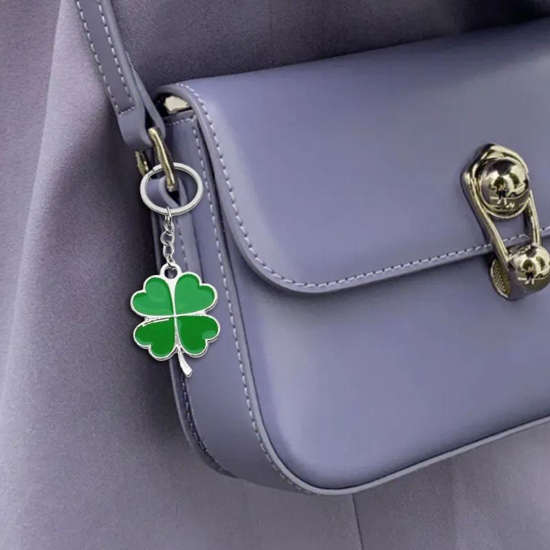 Creative Four Leaf Clovers Keychain Craft of Sturdy Alloy Materials Convenient for Students and Trendy Adults Daily Use