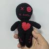 Verschiedene Farben Handgemachte Thailändische Voodoo-Puppe Einzigartiges Gruseliges Horror-Party-Ornament Hexerei Scherz-Requisiten für Halloween Weihnachtsdekoration