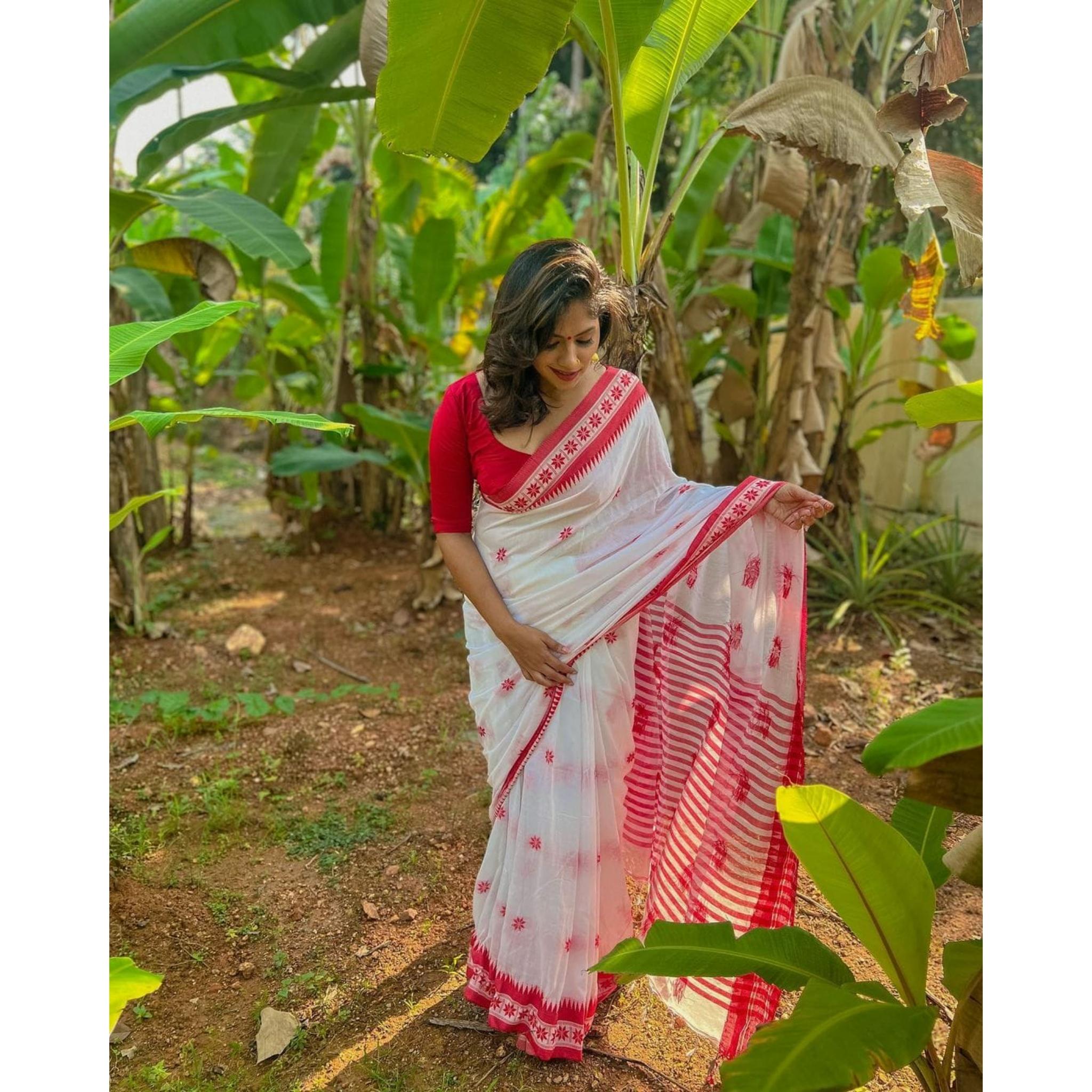 

Индийское традиционное мягкое шелковое сари личи с жаккардовым плетением