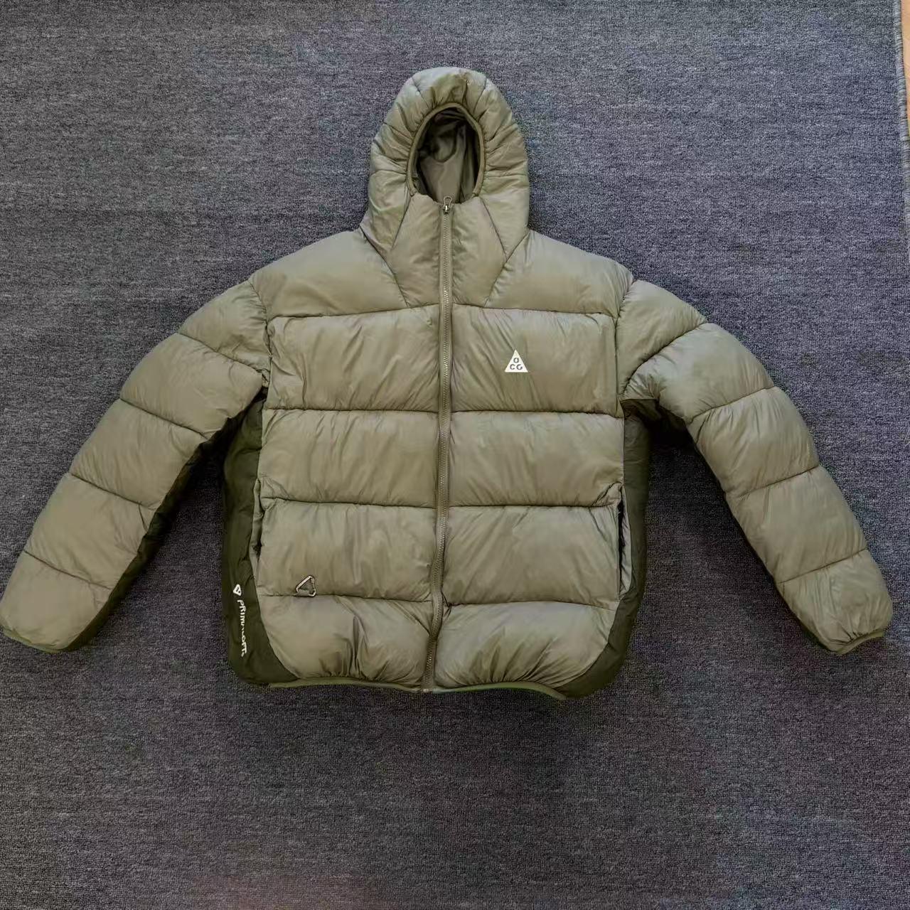 

Зимняя унисекс куртка с капюшоном ACG: Теплая, Плотная, Вышитый Swoosh, Ветрозащитная Верхняя Одежда X-Large зелёный