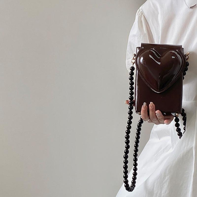 Niche Design Sense New Female Bag Spice Girl Style Patent Leather Three-Dimensional Love Crossbody Beads Mobile Phone Pack
