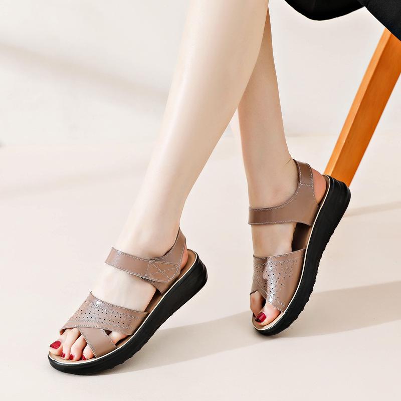 ~~ Women's shoes mother sandals summer new leather non-slip comfortable soft sole medium and old sandals women