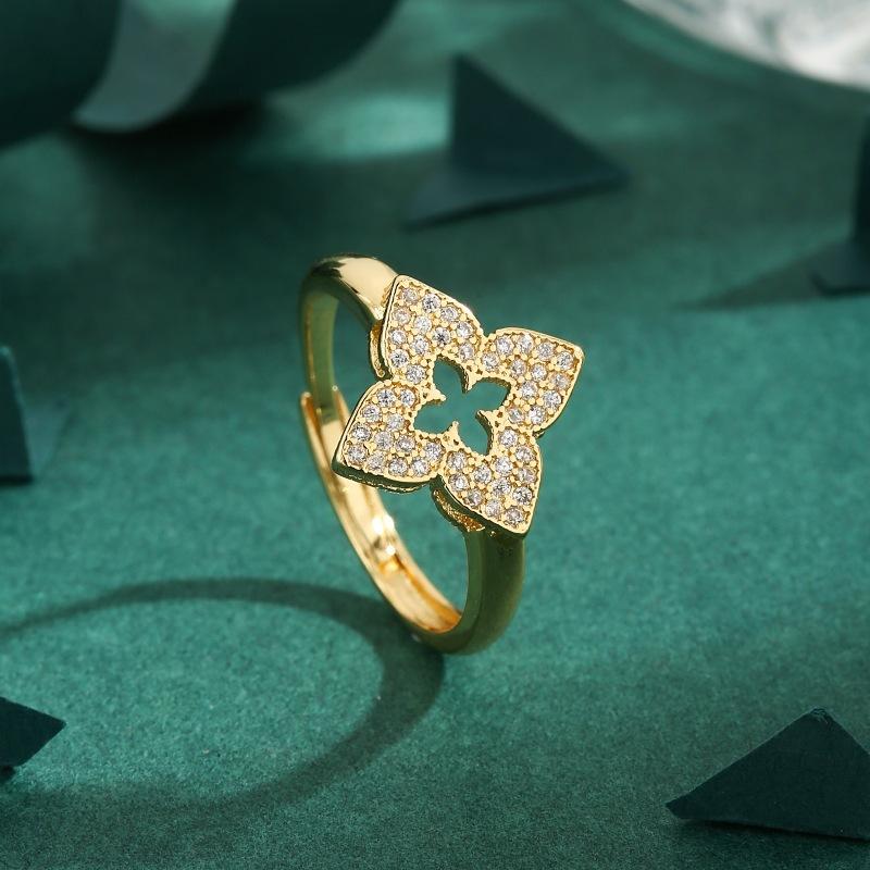 Simple Clover Ring Chic Feminine and Adjustable - A Fashionable and Luxurious Four-leaf Clover Design  Ring opening adjustable