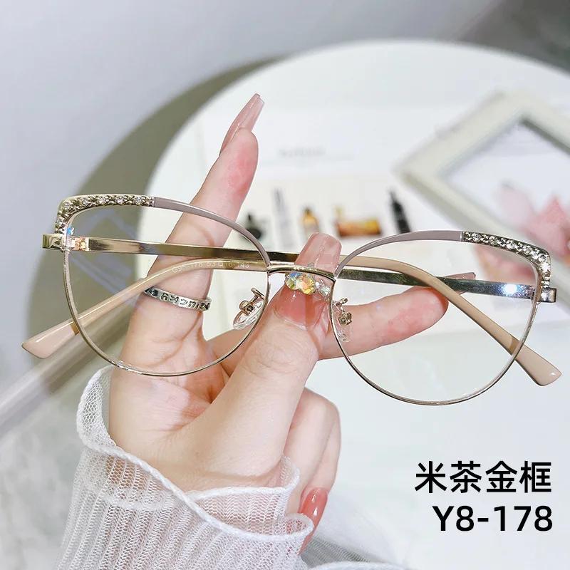 New Cat Eye Diamond Metal Glasses Frame Fashionable Anti Blue Light Optical Myopia Frames Elegant Flat Glasses