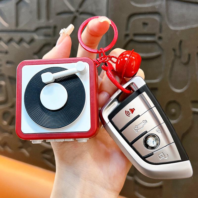 Retro Gramophone Keychain: Mini Recordable Music Box and Fun Pendant Gift