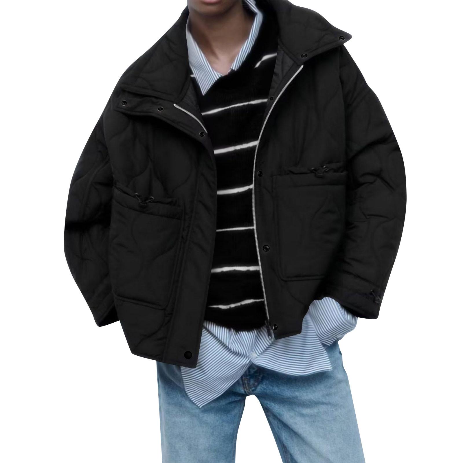 

Женская хлопковая куртка в клетку с карманами и свободным воротником-стойкой, пальто