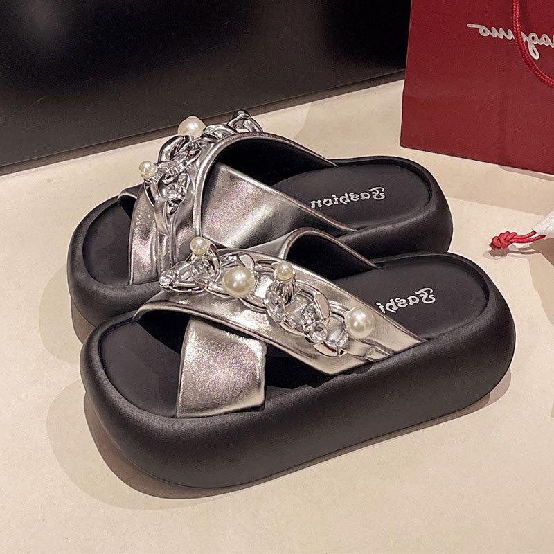 

JX thick-bottomed cool slippers outer wear 2025 summer new French chain pearl with diamond casual one-word beach slippers 40 серебряный