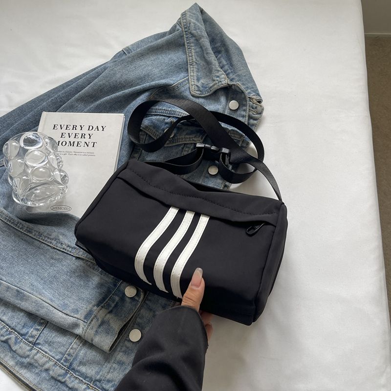 

Women s Bag Casual Oxford Cloth Super Popular Shoulder Commuter Bag Trumpet