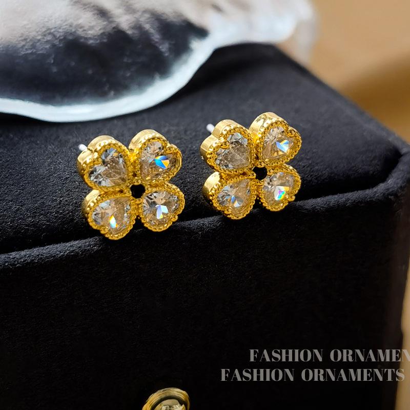 Elegant Chinese-Style Earrings & Necklace: Trendy, Versatile, Personalized Accessories for All Customers