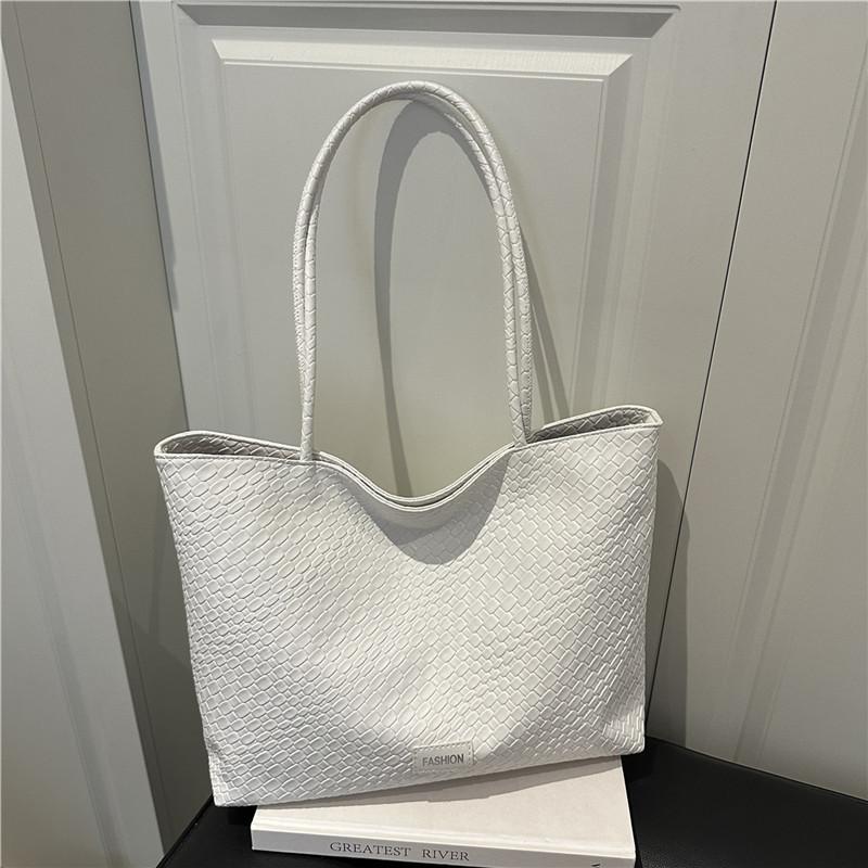 2025 Trend Woven Pattern New Fashion Casual Large Capacity Solid Color Textured One Shoulder Underarm Tote Bag Women