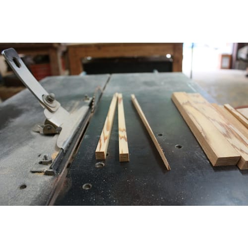 High-quality Yakusugi Japanese chopsticks, paired with chopstick rests, twisted, 23cm x 24cm