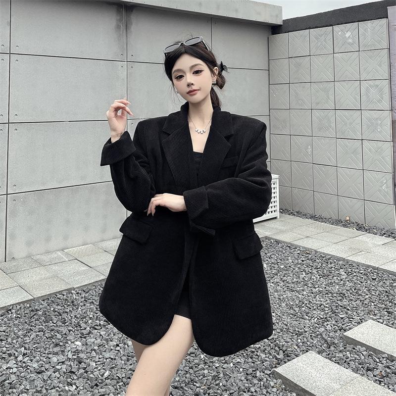 Vintage Women's Black Corduroy Suit Jacket – Winter 2025 Collection, Stylish, High-End, Thick, and Loose Fit.